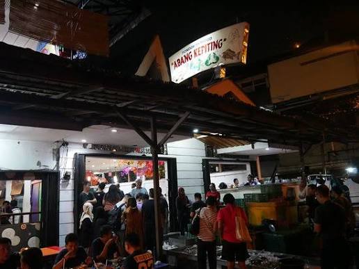 Suasana makan di Abang Kepiting Pontianak 1